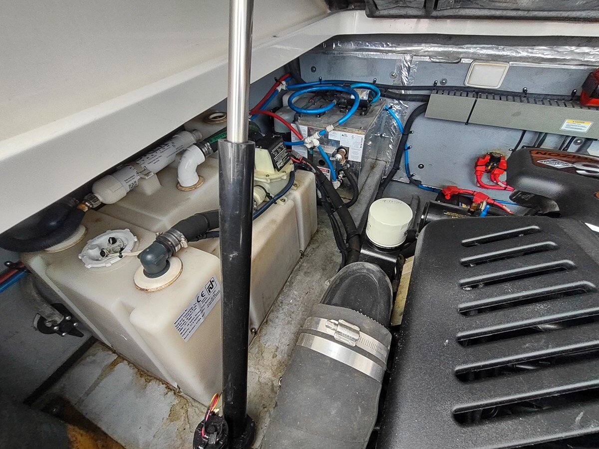 2002-sea-ray-38-c7b544