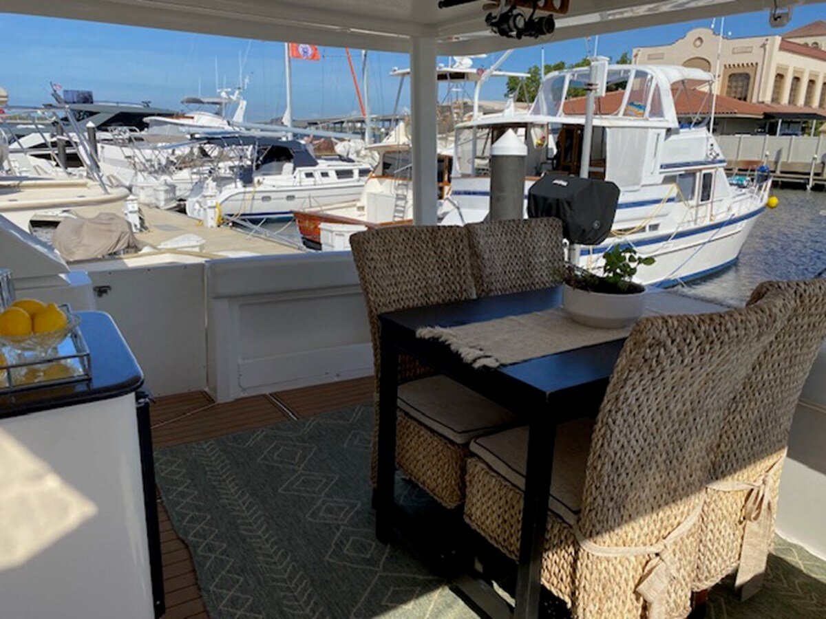 2002-silverton-47-8-b4e3f4