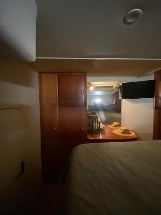 2002-silverton-47-8-b4e3f4