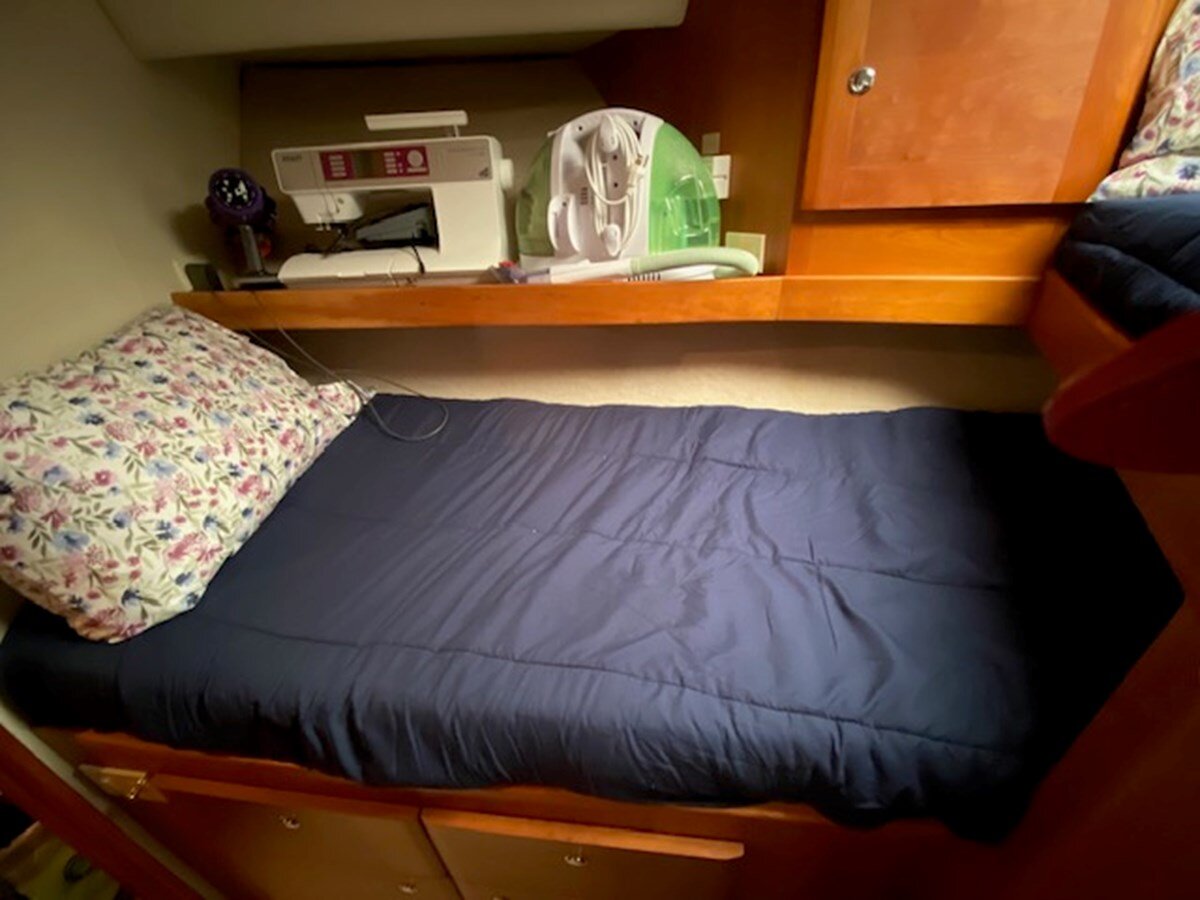 2002-silverton-47-8-b4e3f4