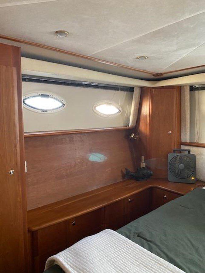 2002-silverton-47-8-b4e3f4