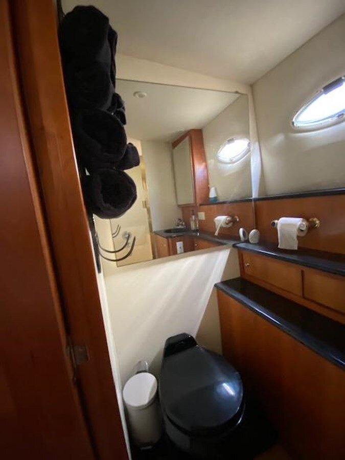 2002-silverton-47-8-b4e3f4