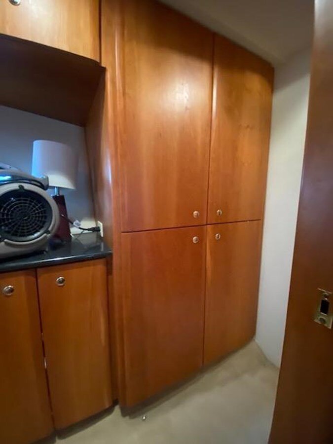 2002-silverton-47-8-b4e3f4