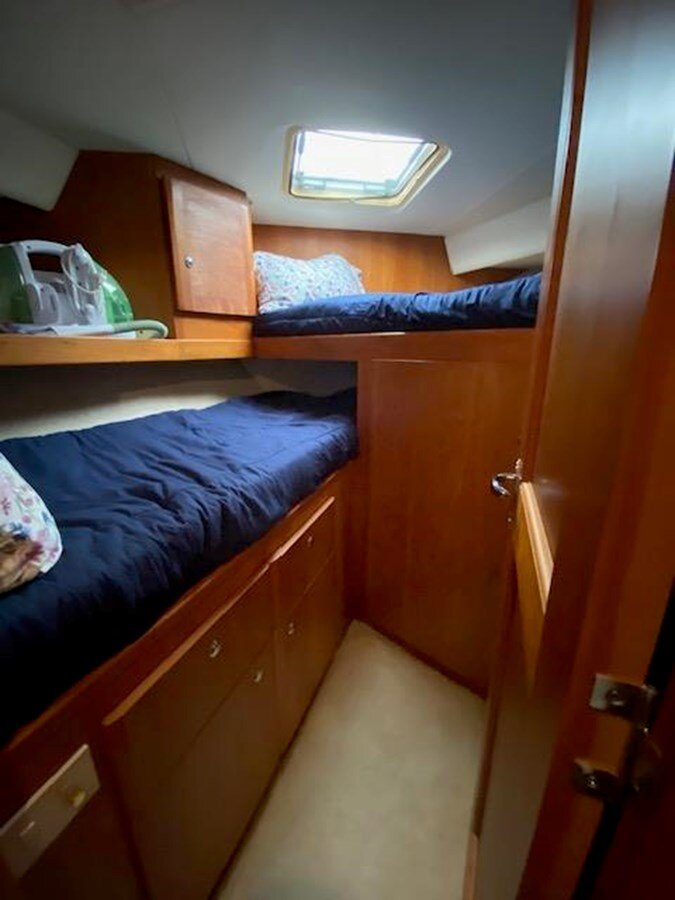 2002-silverton-47-8-b4e3f4