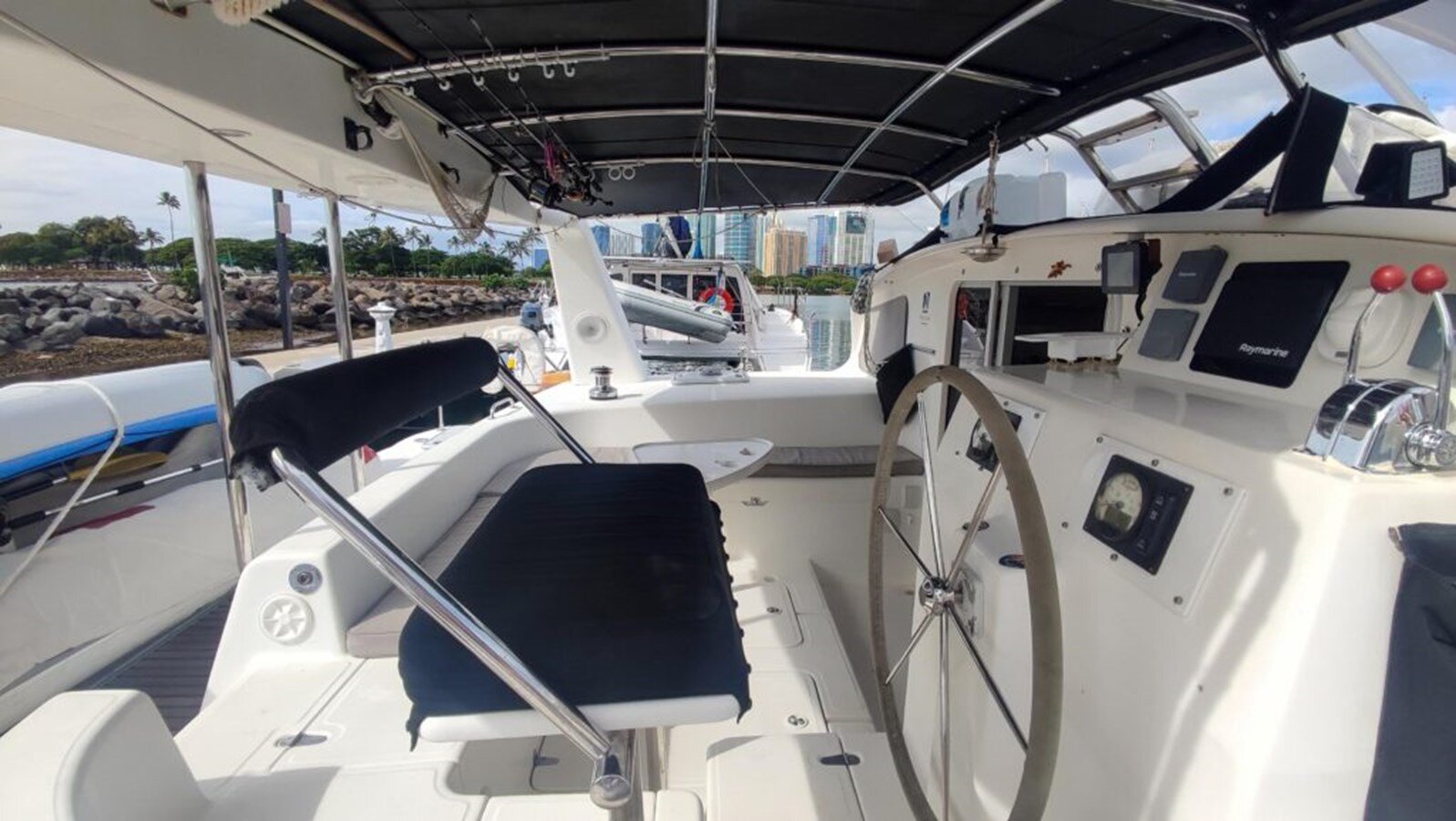 2002-voyage-yachts-43-7-fcf9b8