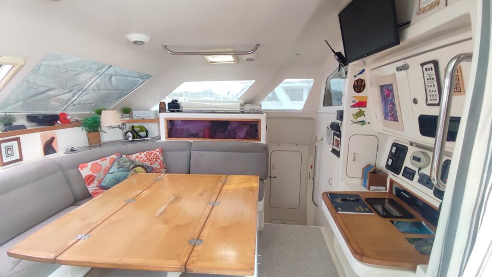 2002-voyage-yachts-43-7-fcf9b8