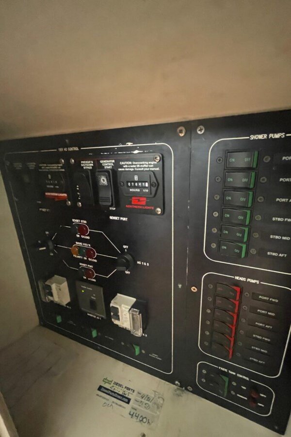 2002-voyage-yachts-59-6-81f86c