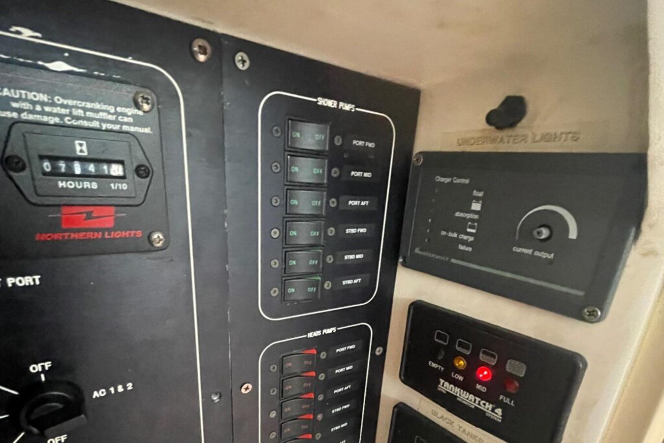 2002-voyage-yachts-59-6-81f86c