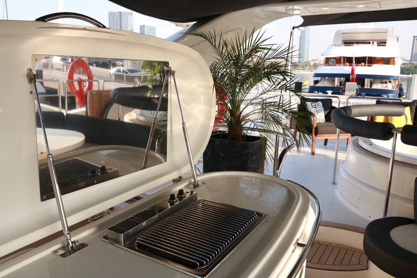 2003-azimut-yachts-98-f0c370