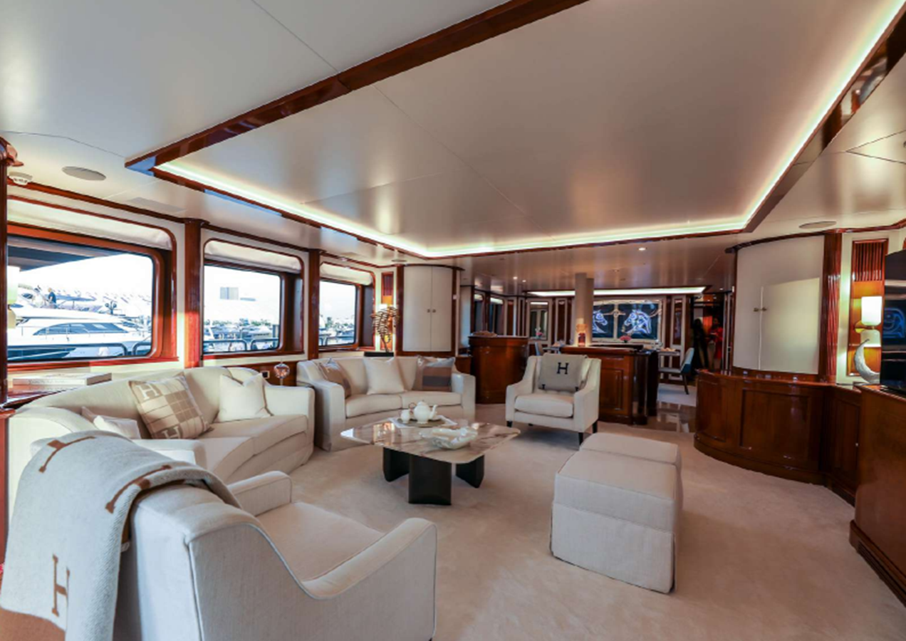 2003 BENETTI 114' 10