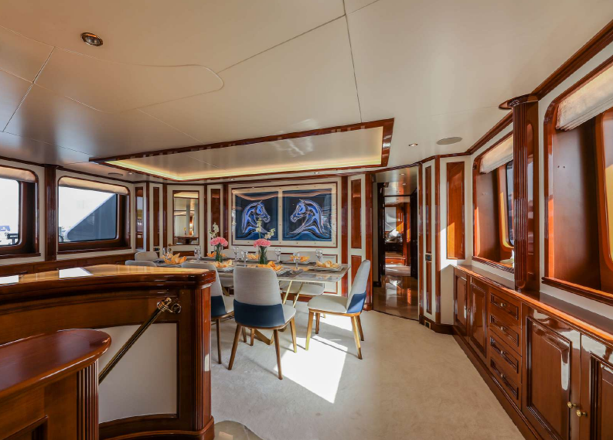 2003 BENETTI 114' 10