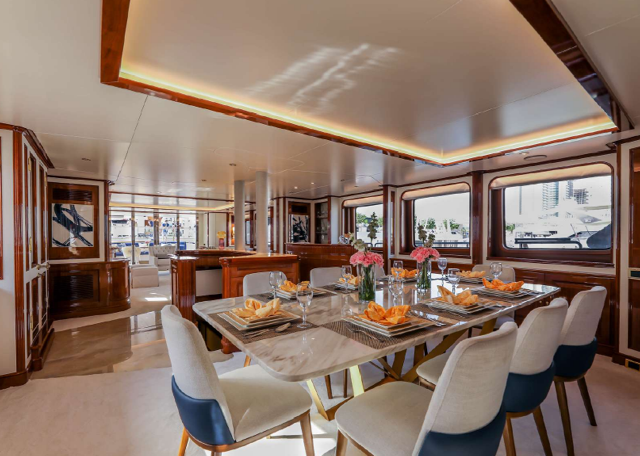 2003 BENETTI 114' 10