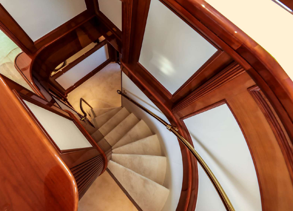 2003 BENETTI 114' 10