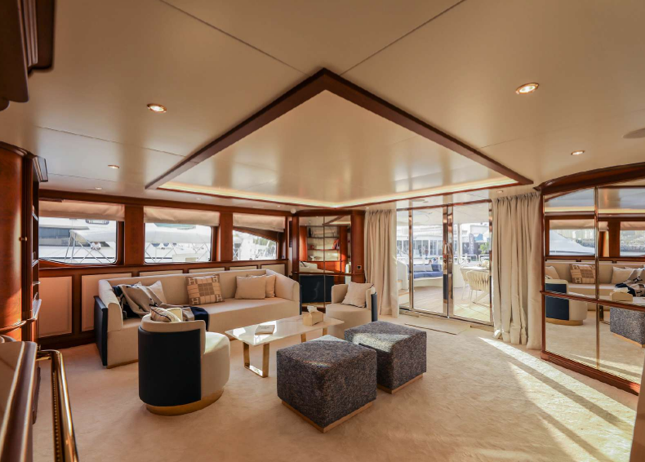 2003 BENETTI 114' 10