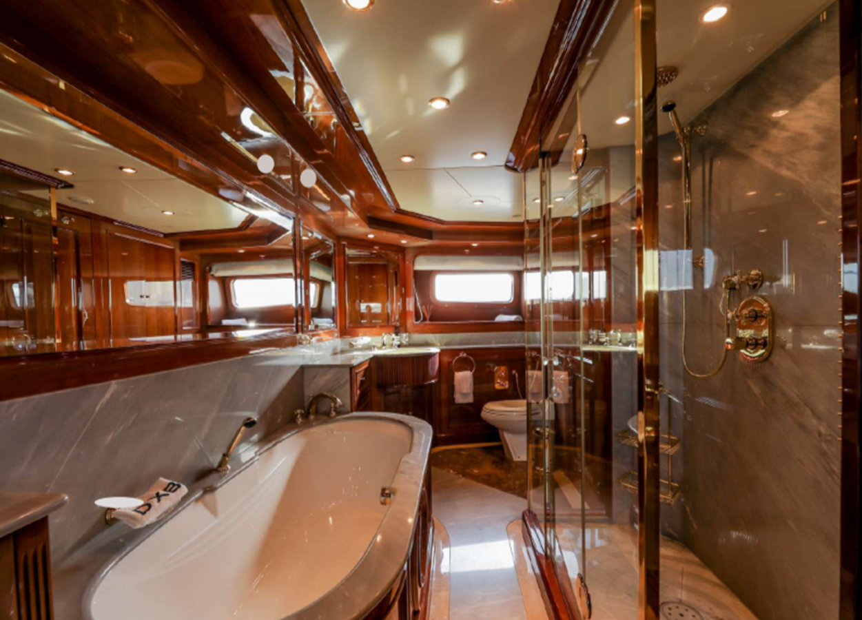 2003 BENETTI 114' 10