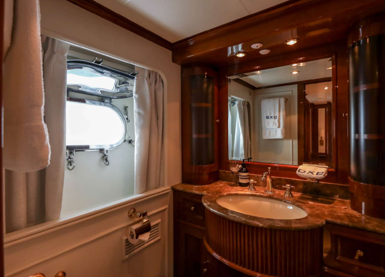 2003 BENETTI 114' 10