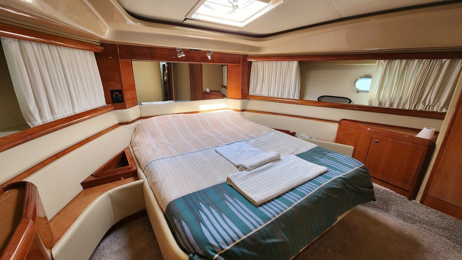 2003-ferretti-yachts-60-2-1b27c1