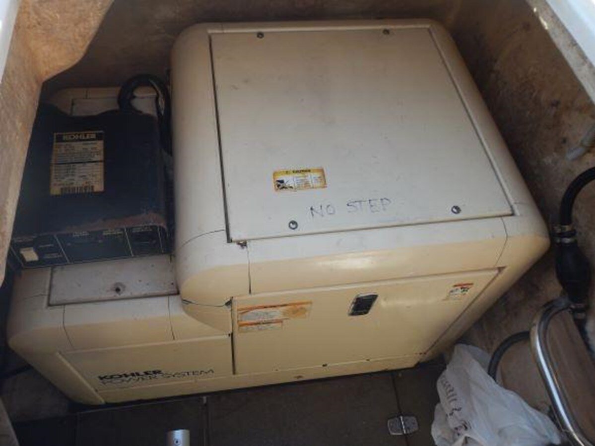 2003-fountaine-pajot-43-18a724