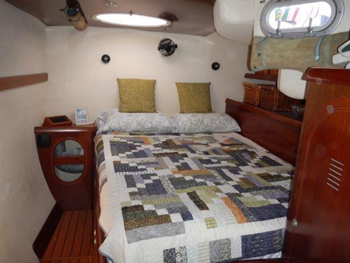 2003-fountaine-pajot-43-18a724