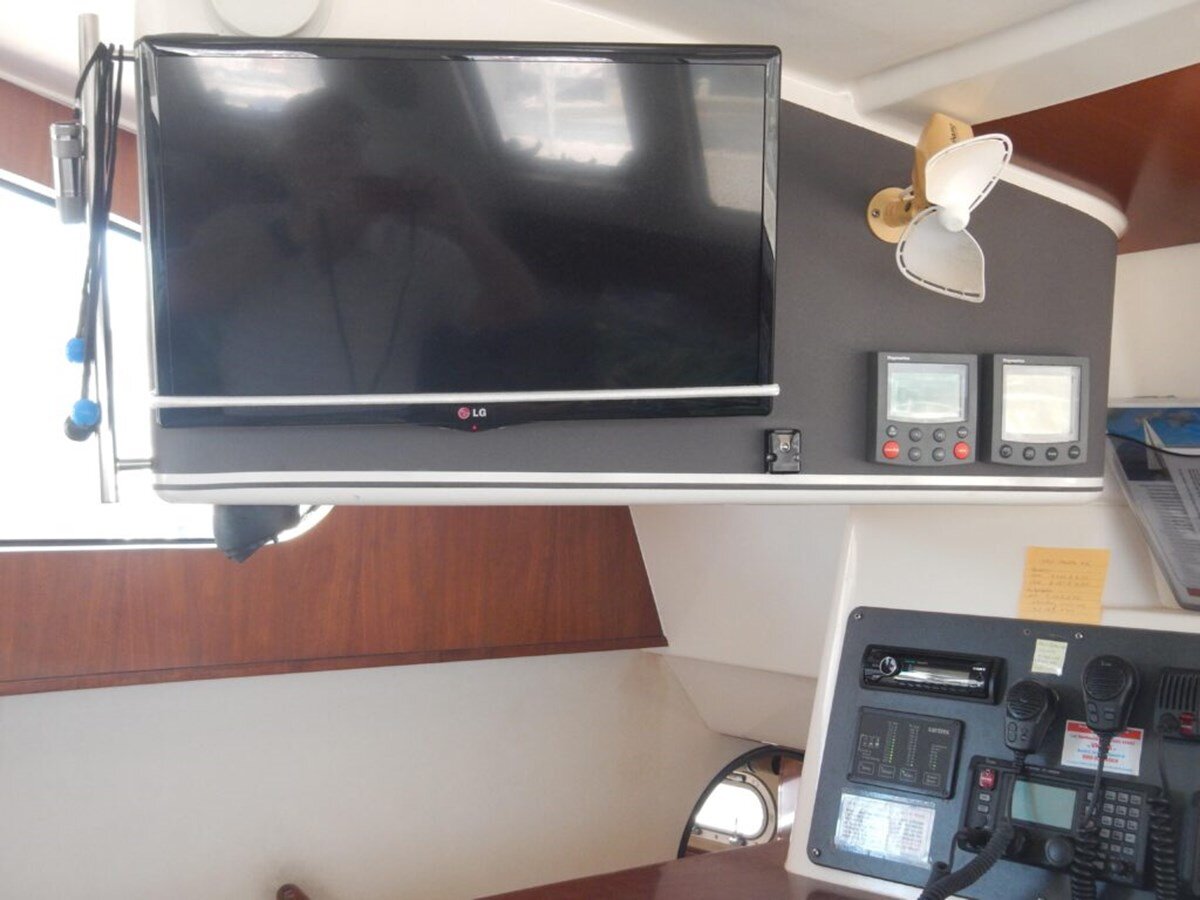 2003-fountaine-pajot-43-18a724