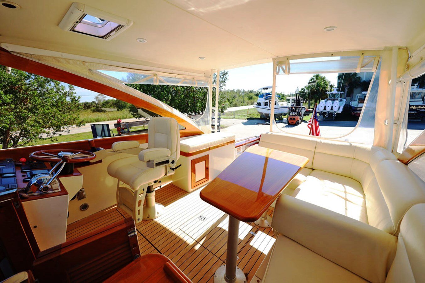 2003-hinckley-38-ec2115