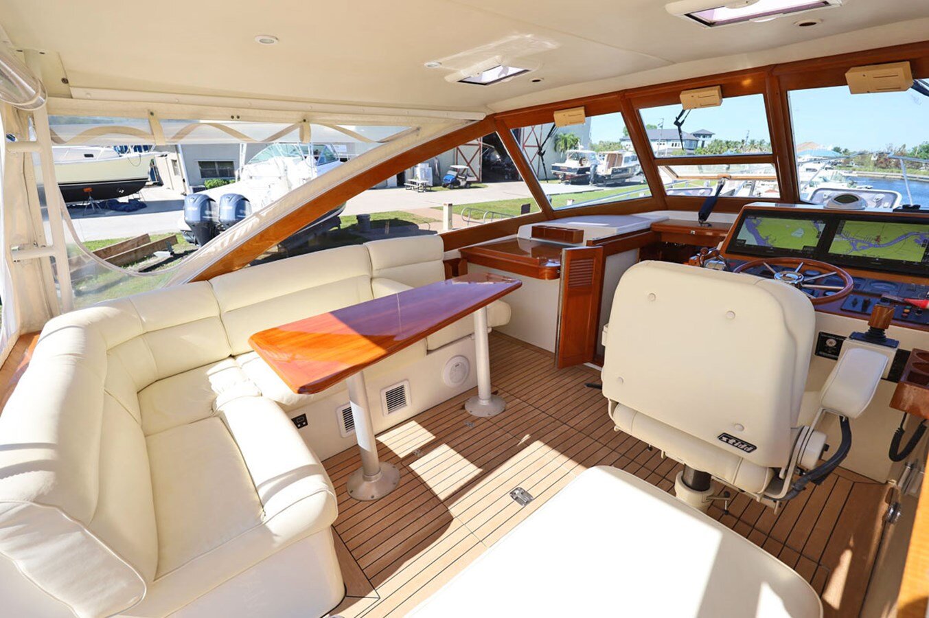 2003-hinckley-38-ec2115