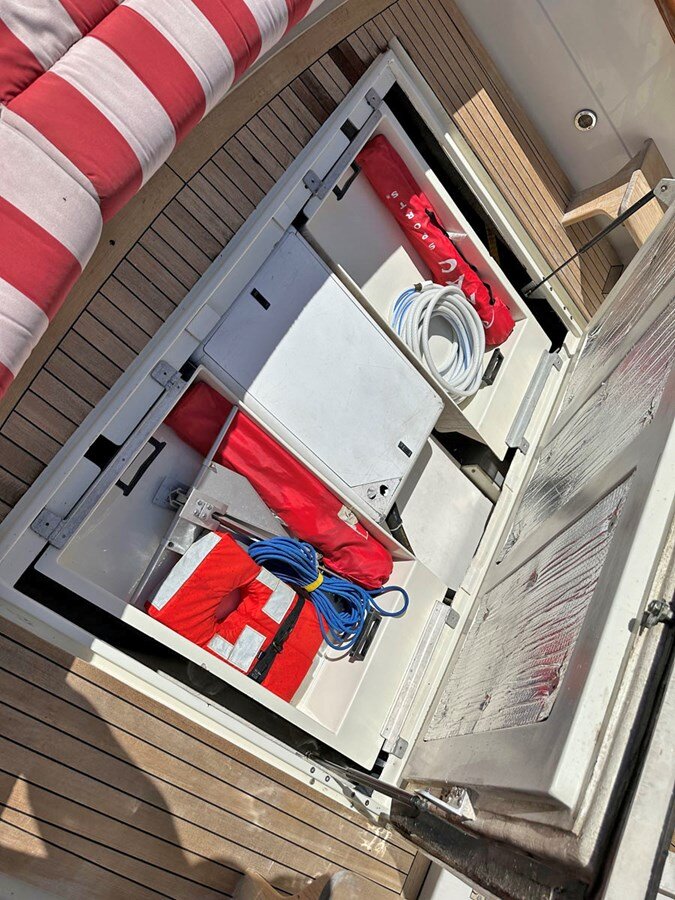 2003-hinckley-38-ec2115