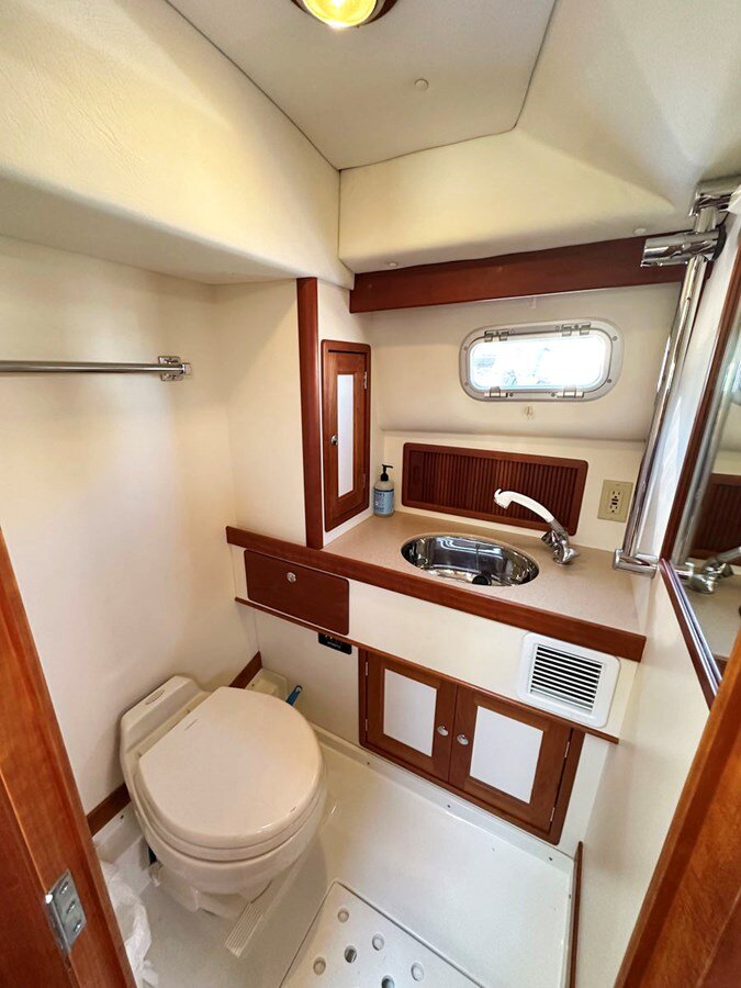 2003-hinckley-38-ec2115