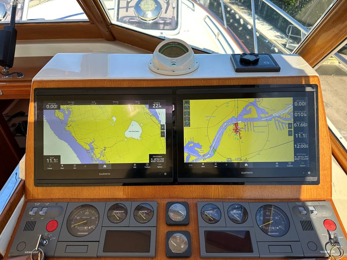 2003-hinckley-38-ec2115