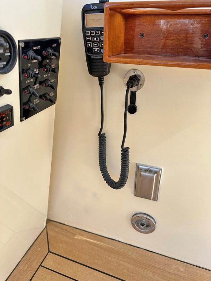 2003-hinckley-38-ec2115