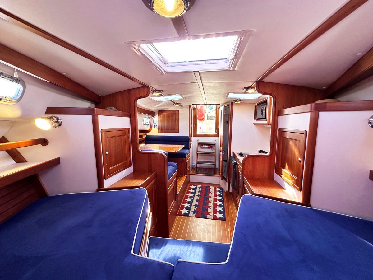 2003-hinckley-38-ec2115