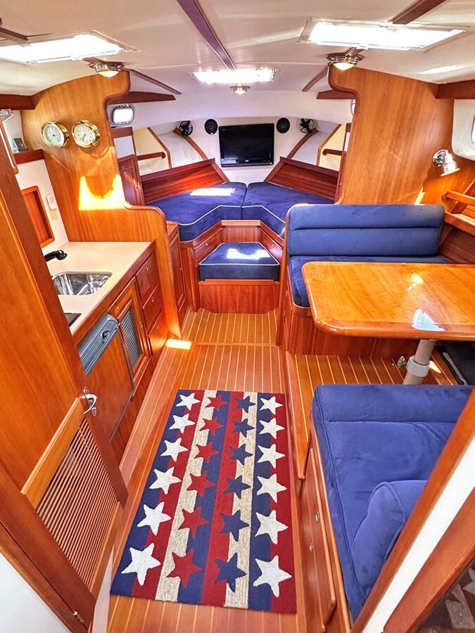 2003-hinckley-38-ec2115