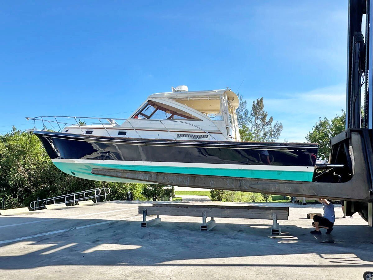 2003-hinckley-38-ec2115