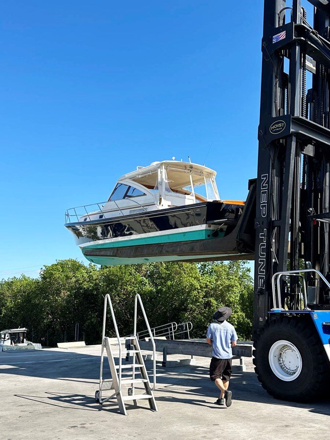 2003-hinckley-38-ec2115