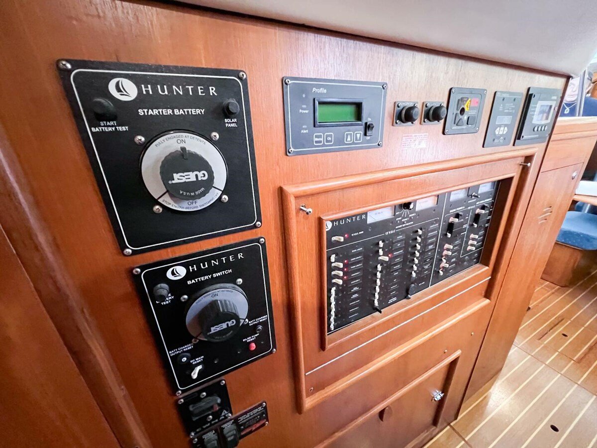 2003-hunter-43-5-939827