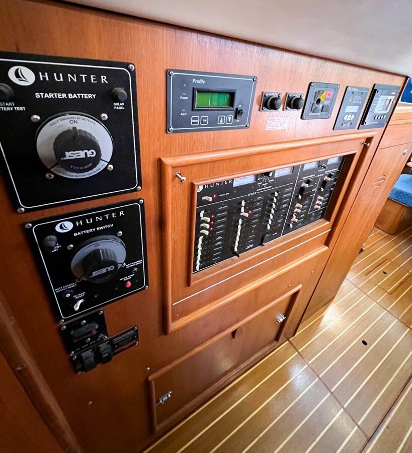 2003-hunter-43-5-939827