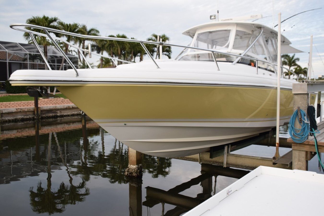 2003-intrepid-powerboats-inc-34-d8a3a7