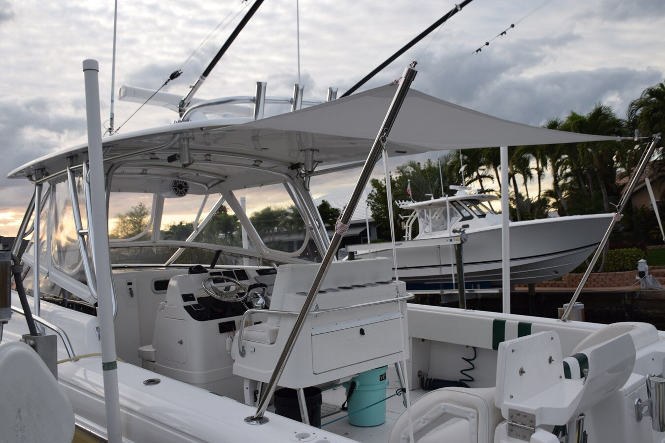 2003-intrepid-powerboats-inc-34-d8a3a7