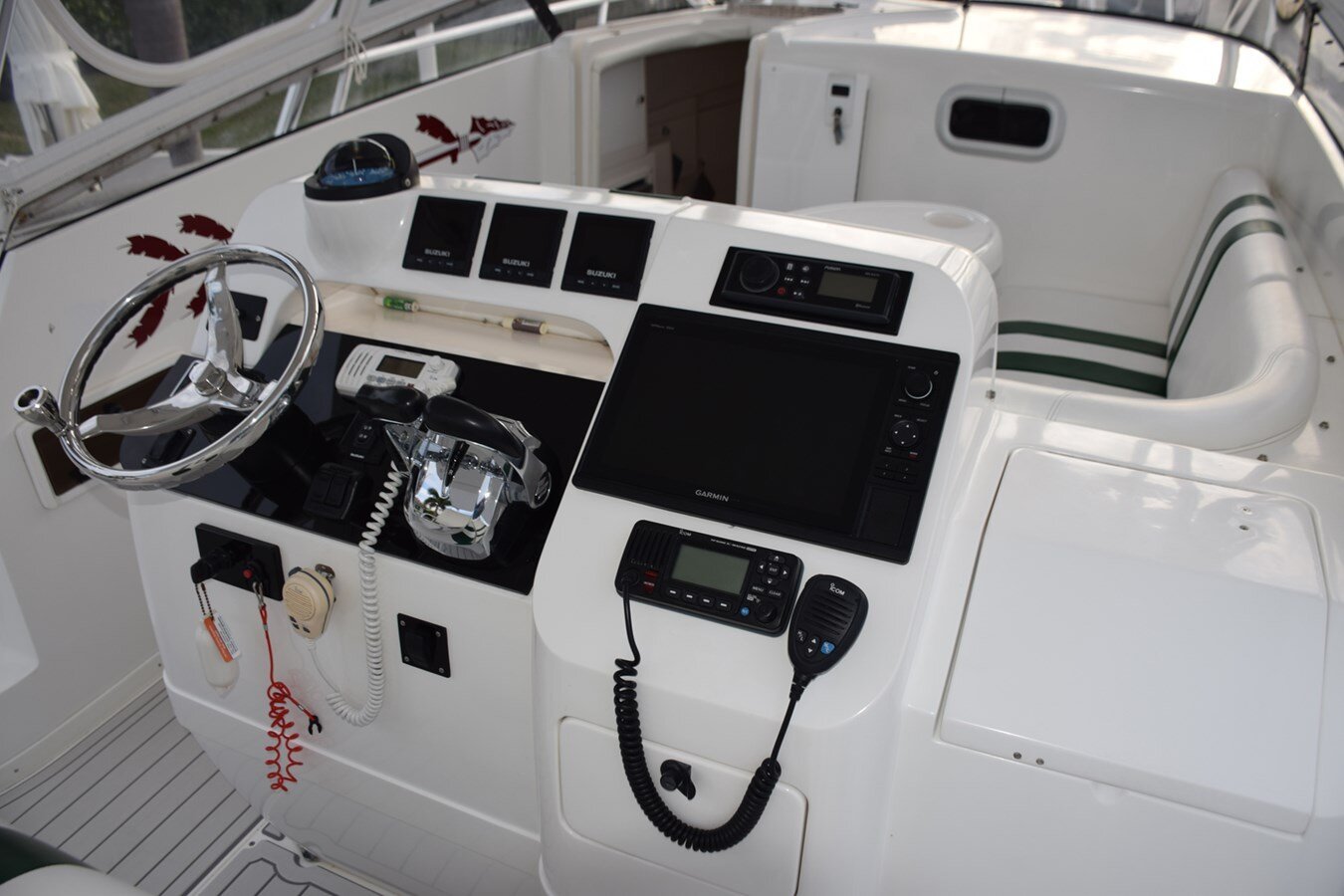 2003-intrepid-powerboats-inc-34-d8a3a7