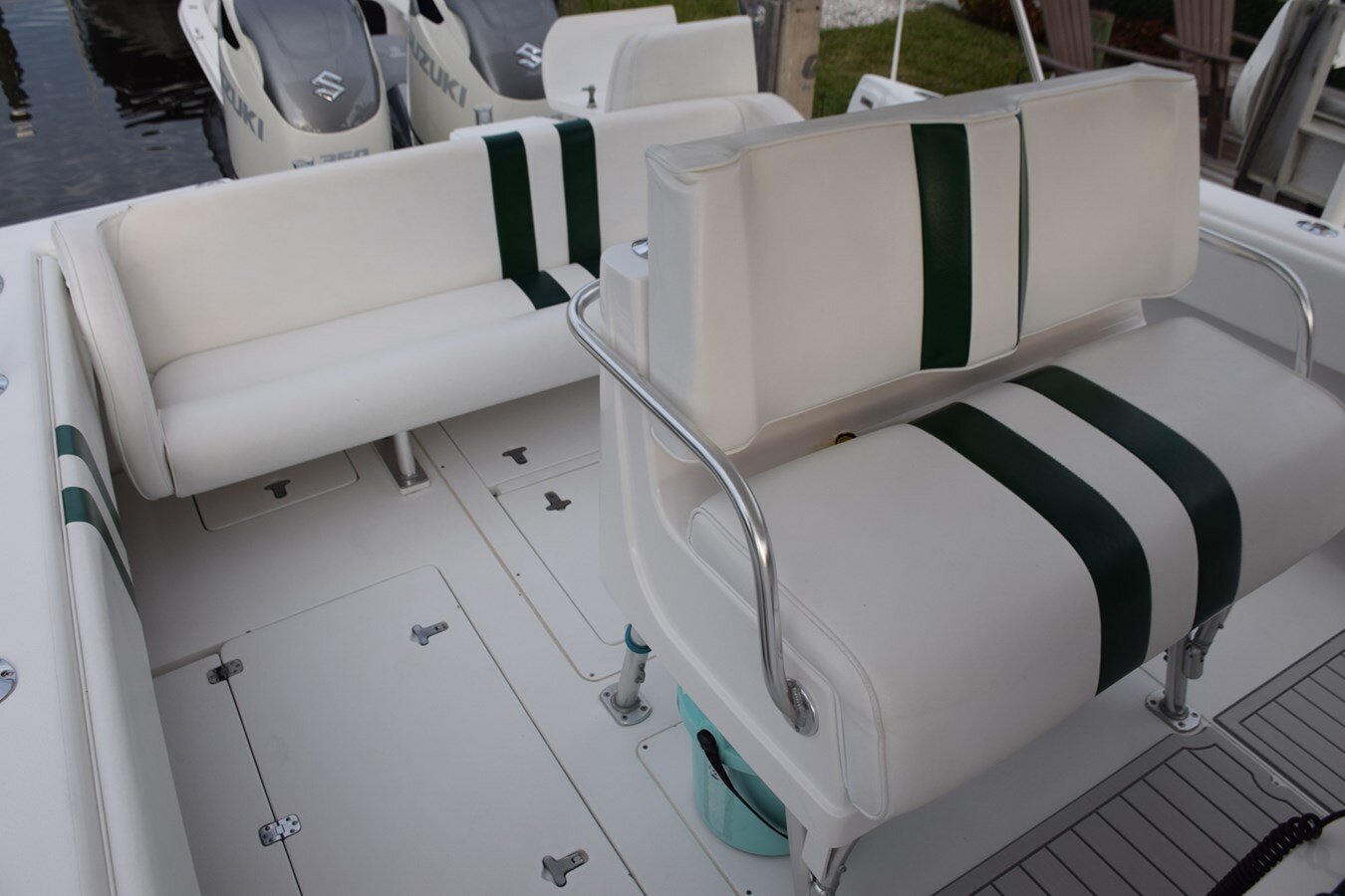 2003-intrepid-powerboats-inc-34-d8a3a7