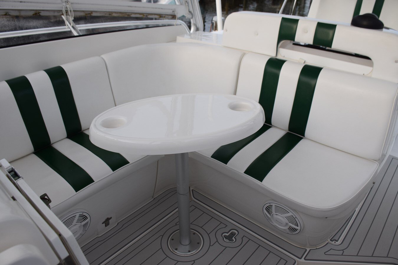 2003-intrepid-powerboats-inc-34-d8a3a7