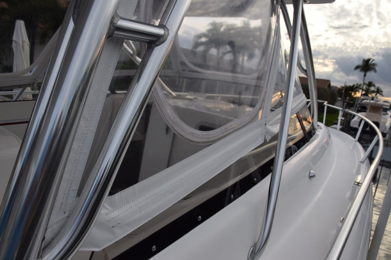 2003-intrepid-powerboats-inc-34-d8a3a7