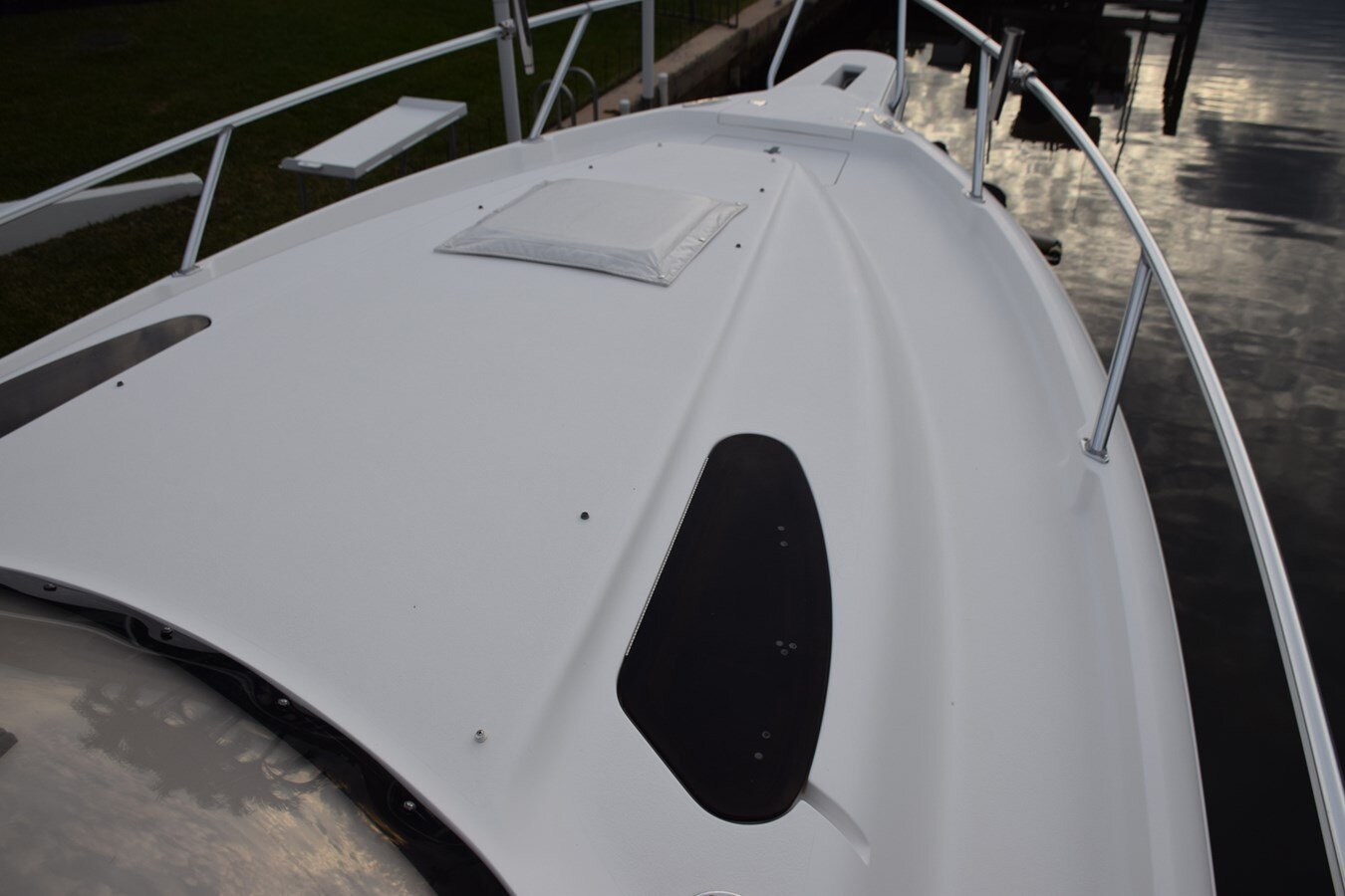 2003-intrepid-powerboats-inc-34-d8a3a7