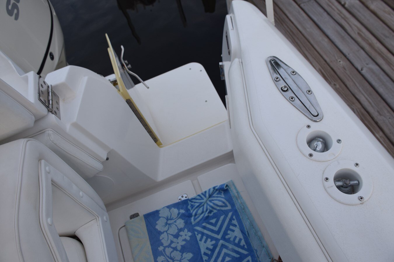 2003-intrepid-powerboats-inc-34-d8a3a7