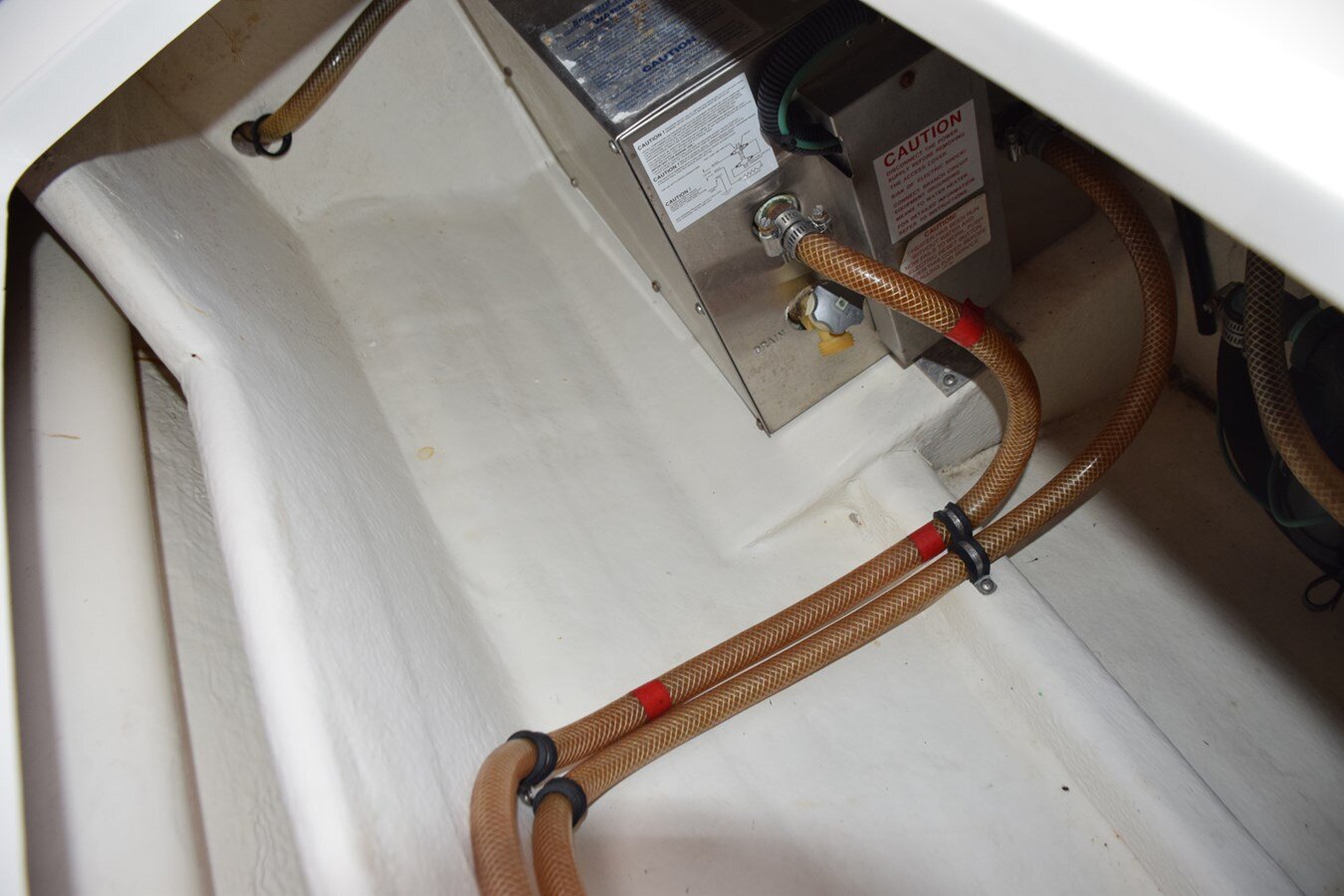 2003-intrepid-powerboats-inc-34-d8a3a7