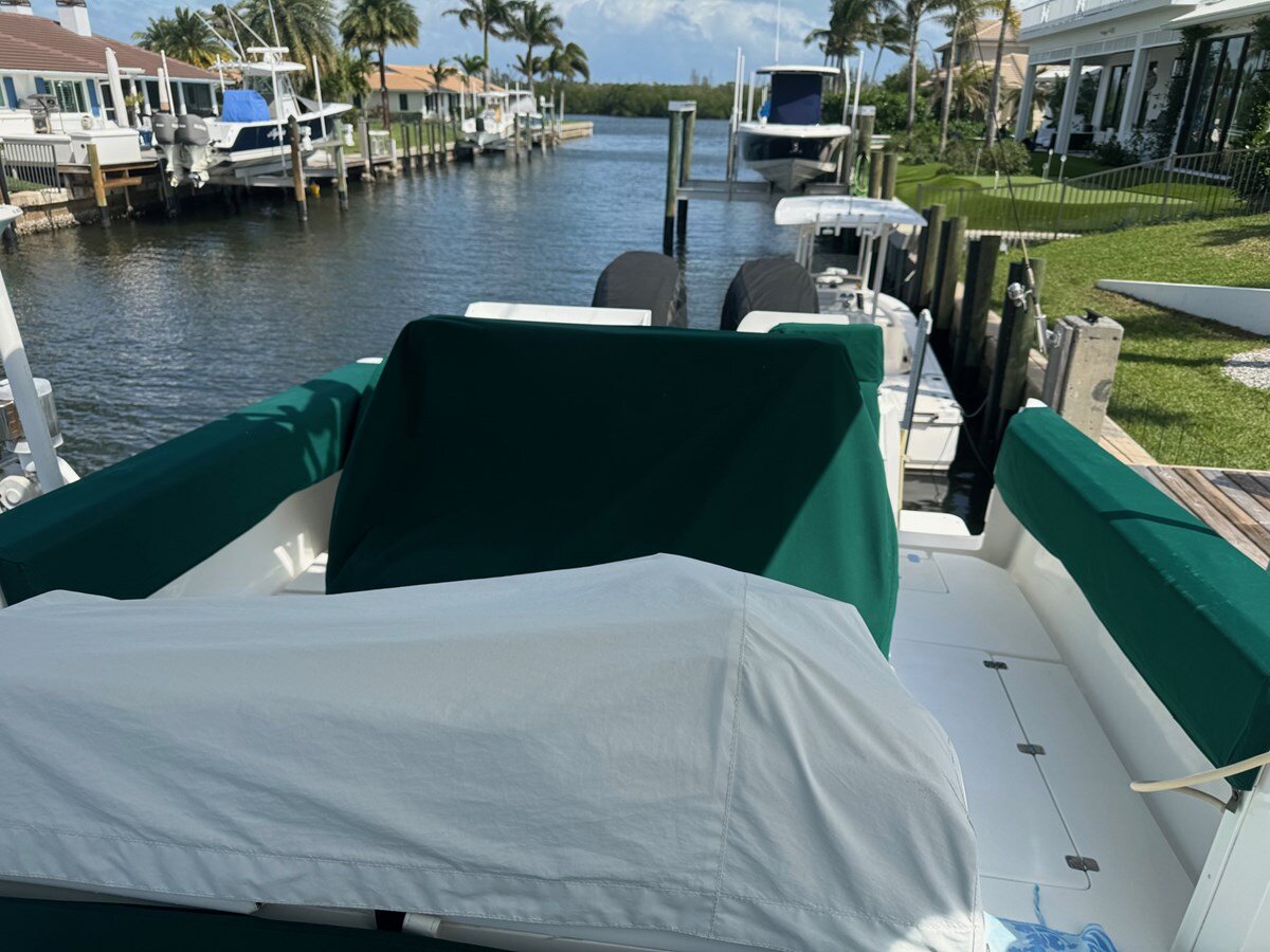 2003-intrepid-powerboats-inc-34-d8a3a7