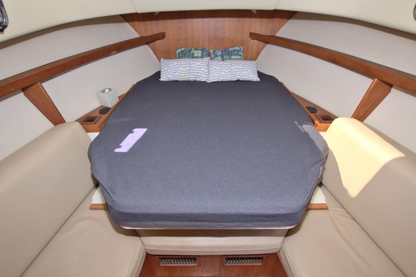 2003-mainship-30-1c2006