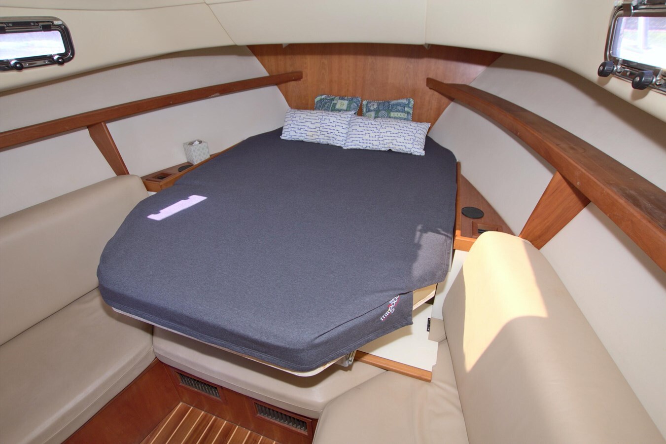 2003-mainship-30-1c2006