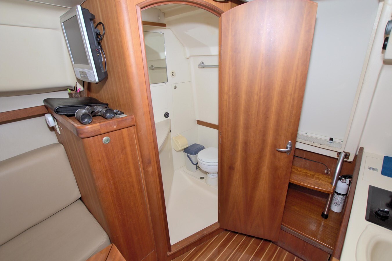 2003-mainship-30-1c2006