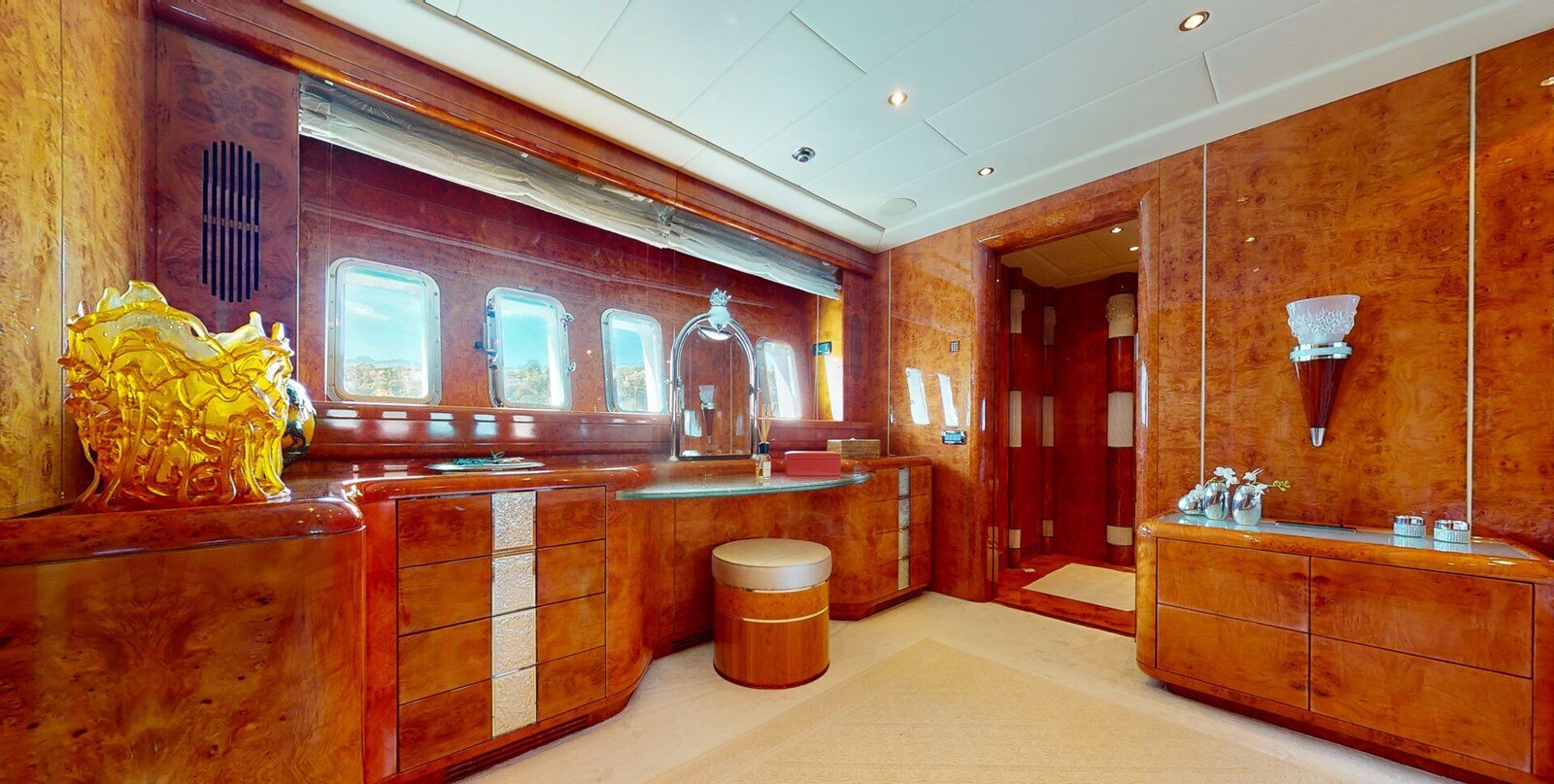 2003-mangusta-109-11-2e828e